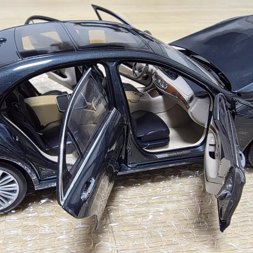 [BUNJANG] Mercedes-Benz S-Class (W222) 1:18 Scale Diecast Model / Mercedes-Benz S-Class(S-Klasse) 1:18 판매