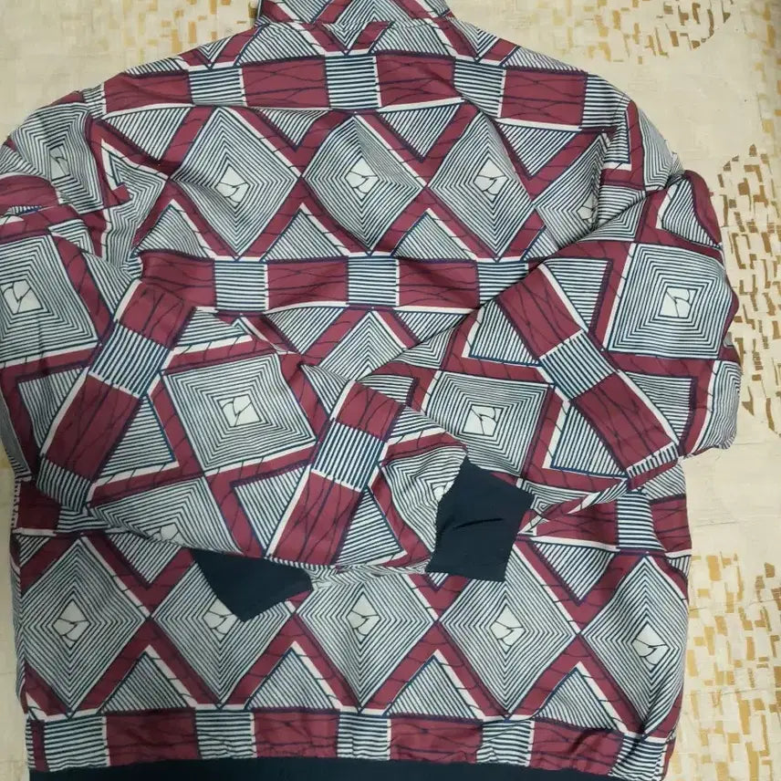 [BUNJANG] Supreme Ethnic Pattern Windbreaker Jacket S / [상태최상] 슈프림 한정판 에스닉패턴 크레이 패턴 집업 바람막이 자켓 S