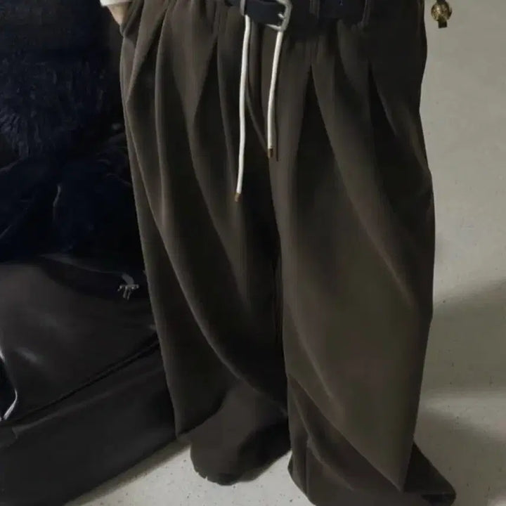 [BUNJANG] At the End Comma Wide Slacks Deep Brown / 앳더앤드 콤마 와이드 슬랙스 딥브라운 아웃핏