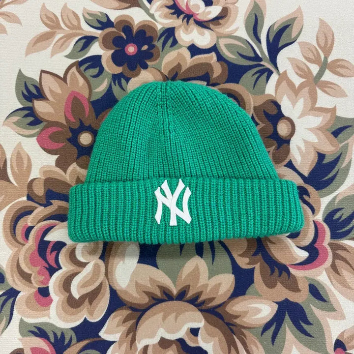 [BUNJANG] MLB New York Yankees Logo Beanie (Green) / 엠엘비MLB 뉴욕양키즈 로고 비니(그린)