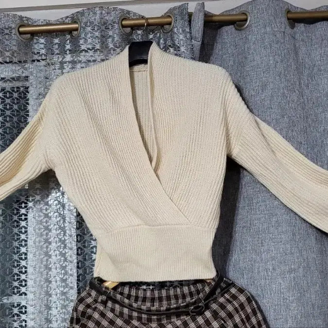 [BUNJANG] Ivory Cross Knit Top / 아이보리 크로스 니트 free