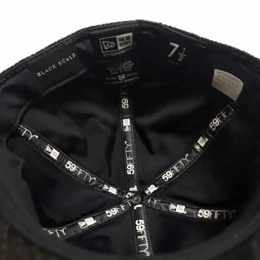 [BUNJANG] New Era V Logo Fleece Snapback Cap / 새상품 뉴에라 V로고 기모 스냅백