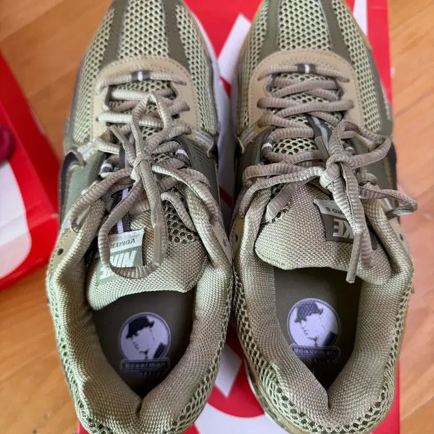 [BUNJANG] Nike Zoom Vomero 5 Neutral Olive Sneakers / 나이키 줌 보메로 5 뉴트럴 올리브 미디엄 올리브 250