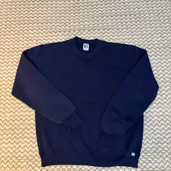 [SOLD OUT] 90s 러셀 맨투맨 네이비 스웻셔츠