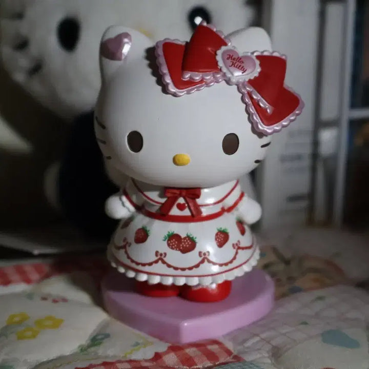 [BUNJANG] Hello Kitty Strawberry Series Figure / 키티 딸기 피규어 딸기시리즈
