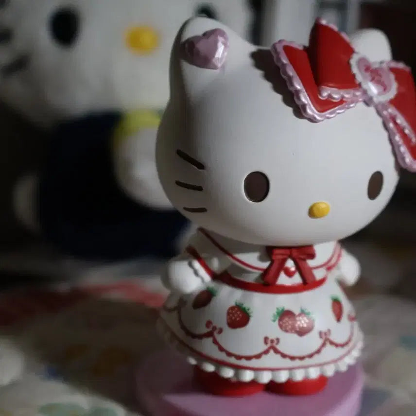 [BUNJANG] Hello Kitty Strawberry Series Figure / 키티 딸기 피규어 딸기시리즈