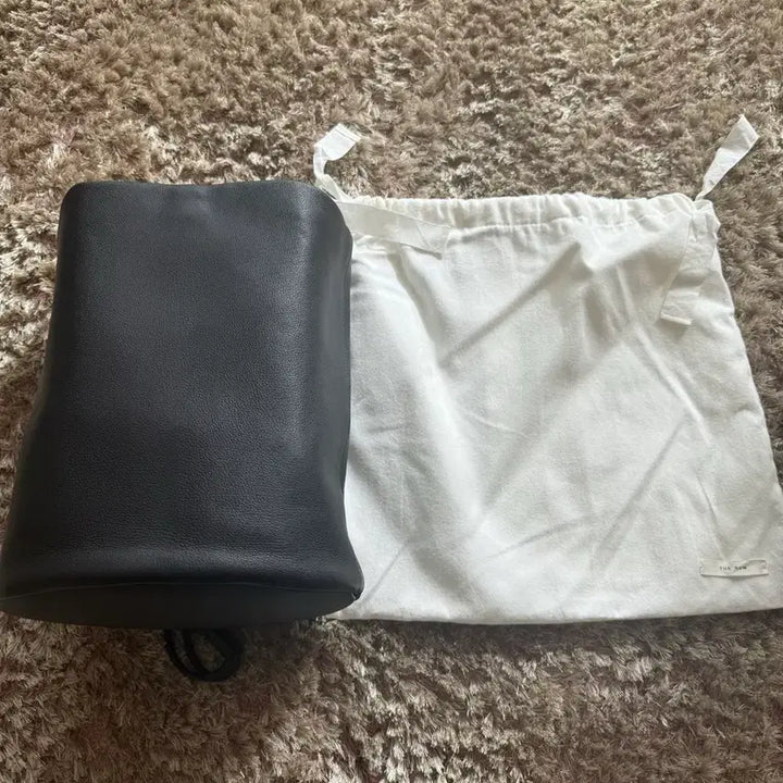 [BUNJANG] THE ROW JoeBackpack Black / THE ROW JoeBackpack 더로우 조백팩 블랙