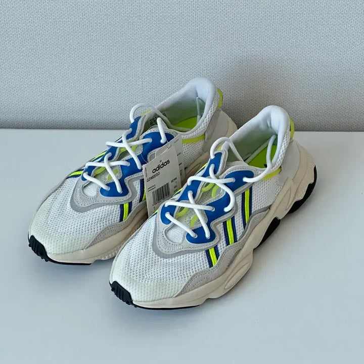 [BUNJANG] Adidas Ozweego Klaus White Solar Yellow 255 / [새상품]아디다스 오즈위고 클라우스 화이트 솔라 옐로우 255