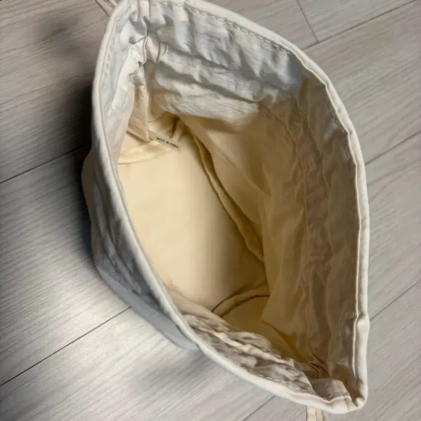 [BUNJANG] Onist Soft String Pouch / 오니스트 소프트 스트링 파우치