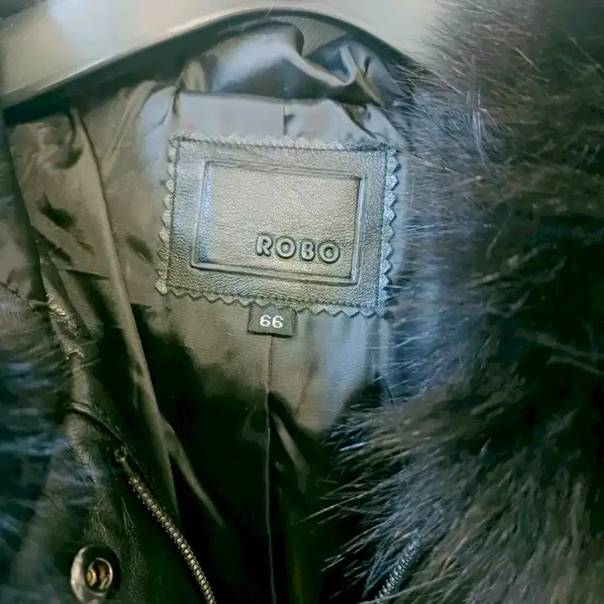 [BUNJANG] Robo Lambskin Slim Fit Goose Down Long Coat / [로보] 폭스퍼 램스킨 슬림핏 구스다운 코트 롱코트 겨울 패딩 롱패딩
