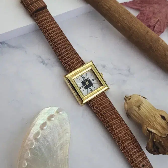 [BUNJANG] Chaumet Arpège Square Quartz Watch (Leather Strap & Buckle Set) / [특가상품]정품 쇼메 아르데코 스퀘어 쿼츠 시계 [정품 가죽줄,버클 3개