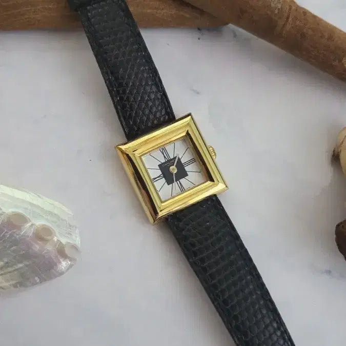 [BUNJANG] Chaumet Arpège Square Quartz Watch (Leather Strap & Buckle Set) / [특가상품]정품 쇼메 아르데코 스퀘어 쿼츠 시계 [정품 가죽줄,버클 3개