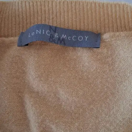 [BUNJANG] LeNick&amp;McCoy Yellow V-Neck Knit Sweater / 옐로우 브이넥 니트 스웨터(르닉앤맥코이)