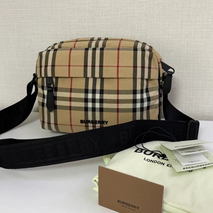 [BUNJANG] Burberry Crossbody Bag (Unisex) / 정품 버버리 가방 남녀공용 버버리백 크로스백(선물가능)