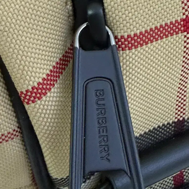 [BUNJANG] Burberry Crossbody Bag (Unisex) / 정품 버버리 가방 남녀공용 버버리백 크로스백(선물가능)