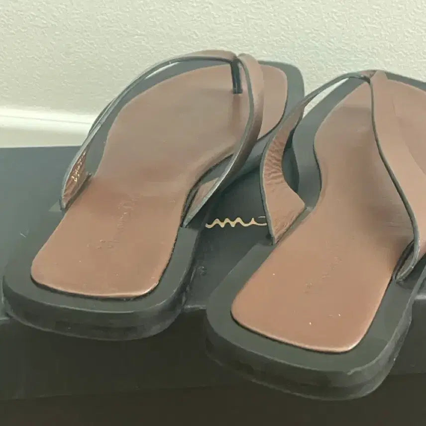 [BUNJANG] Massimo Dutti Leather Flip-Flops / 마시모두띠 쪼리