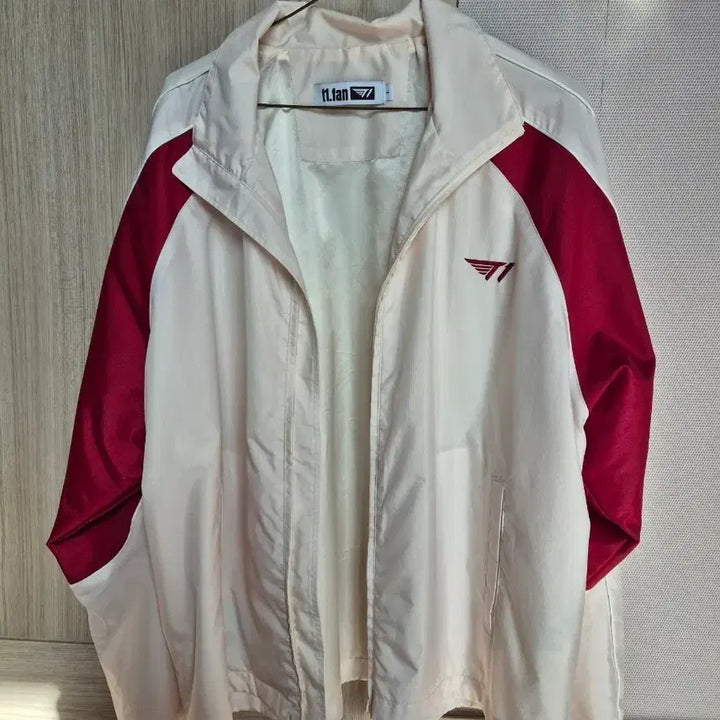 [BUNJANG] T1 Windbreaker 2024 Red Ivory / T1 티원 바람막이 2024 레드 아이보리