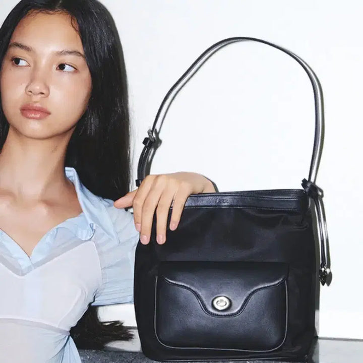 [BUNJANG] Apoa Suave Bucket Bag / Apoa 아포아 Suave Bucket Bag