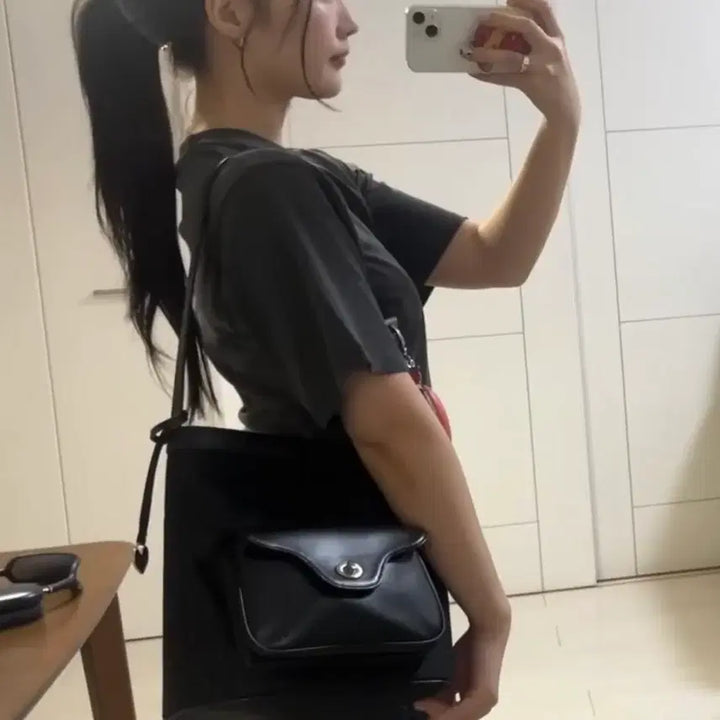 [BUNJANG] Apoa Suave Bucket Bag / Apoa 아포아 Suave Bucket Bag