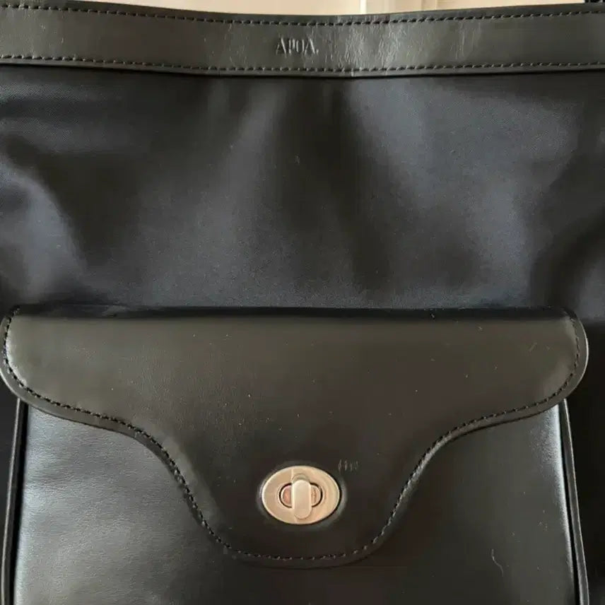 [BUNJANG] Apoa Suave Bucket Bag / Apoa 아포아 Suave Bucket Bag