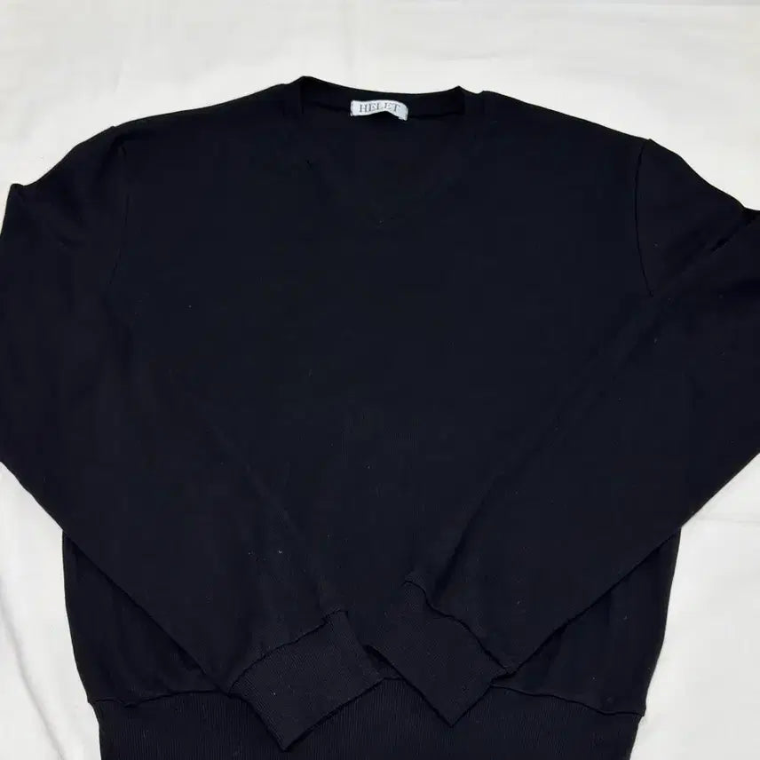 [BUNJANG] Hellet Ribbed Regular Crop V-neck Long Sleeve (Black) - M / 헬렛 / 리브드 레귤러 크롭 브이넥 롱슬리브 (블랙) / M
