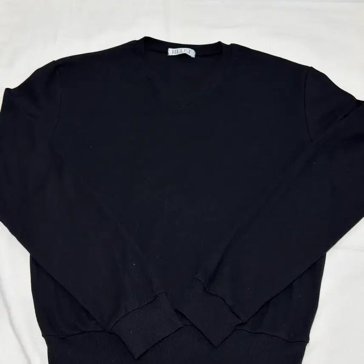 [BUNJANG] Hellet Ribbed Regular Crop V-neck Long Sleeve (Black) - M / 헬렛 / 리브드 레귤러 크롭 브이넥 롱슬리브 (블랙) / M