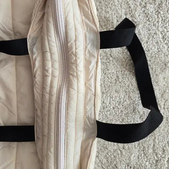 [BUNJANG] Uniqlo Ivory Padded Bag / 유니클로 아이보리 패딩가방