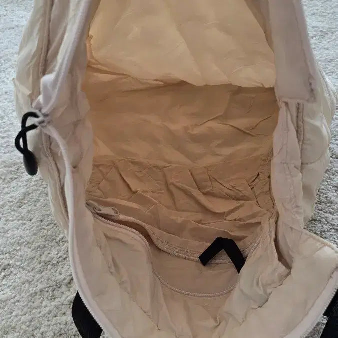 [BUNJANG] Uniqlo Ivory Padded Bag / 유니클로 아이보리 패딩가방
