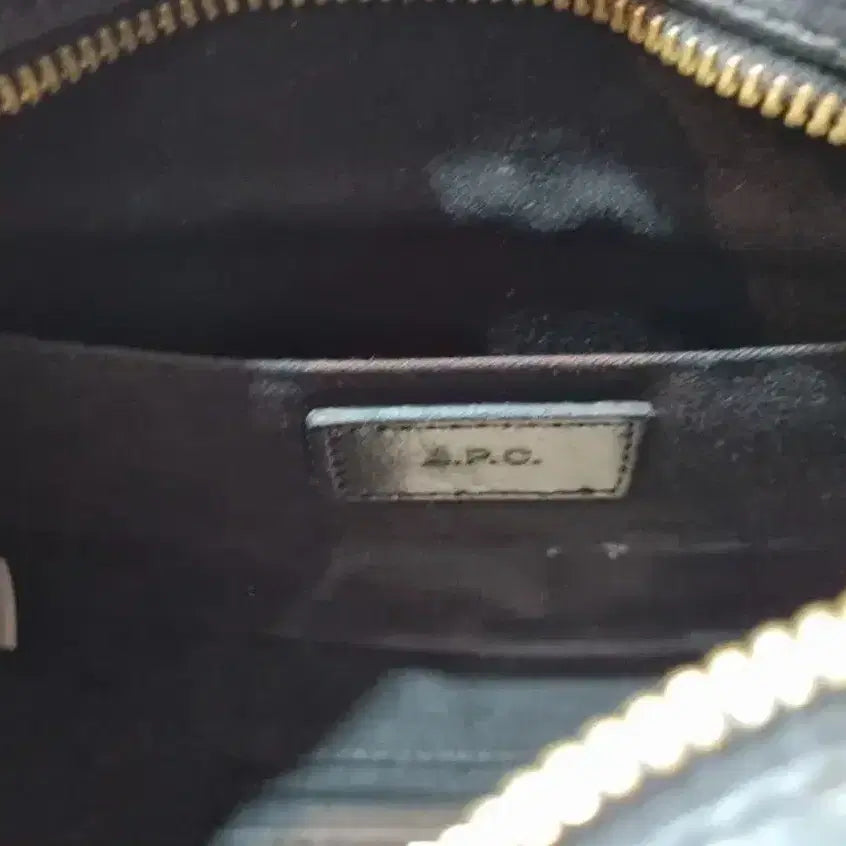 [BUNJANG] A.P.C. Half Moon Crossbody Bag / 아페쎄 하프문 크로스백