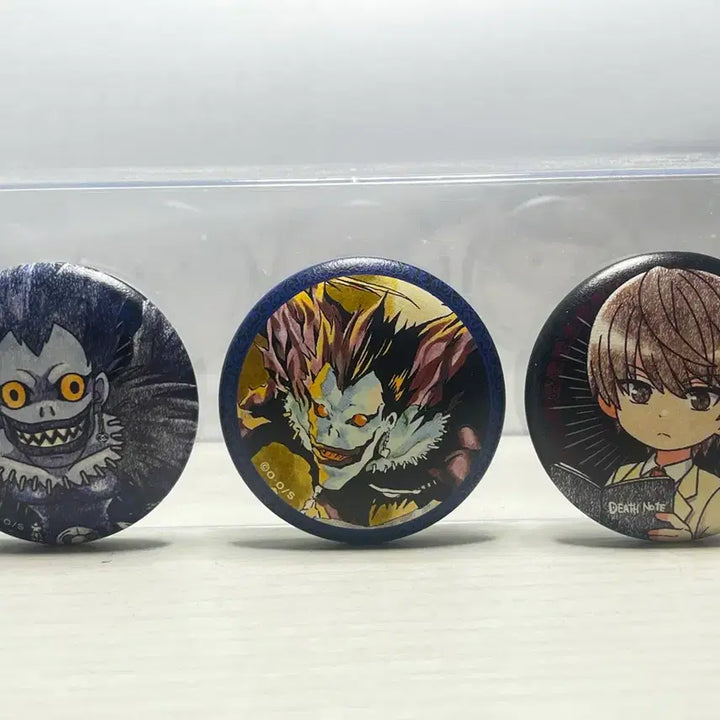 [BUNJANG] Death Note Ryuk &amp; Light Yagami Leather Epoxy Can Badge Bundle Set / 데스노트 가죽 에폭시 캔뱃지 3개 일괄 류크 라이토