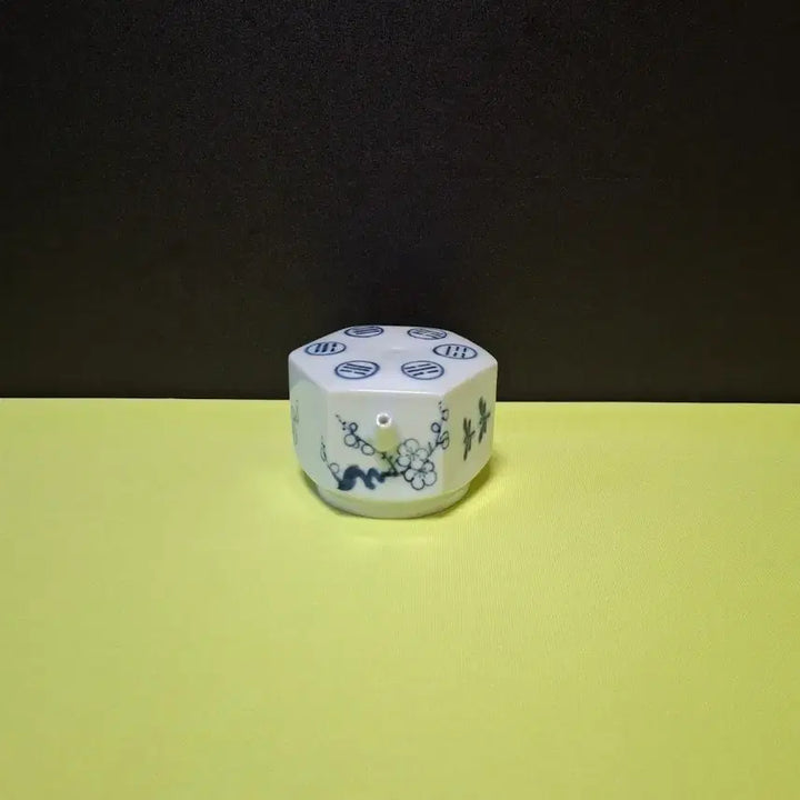 [BUNJANG] Ceramic Ink Water Dropper / 청화백자 팔괘매조문 연적 도자기