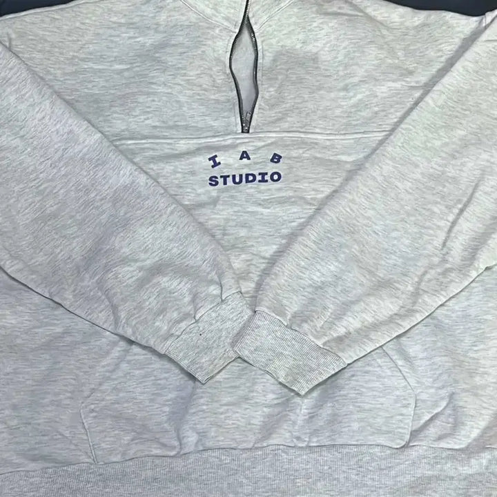 [BUNJANG] IAB Studio Half-Zip Pullover Light Gray / 아이앱 스튜디오 하프집업 풀오버 라이트 그레이