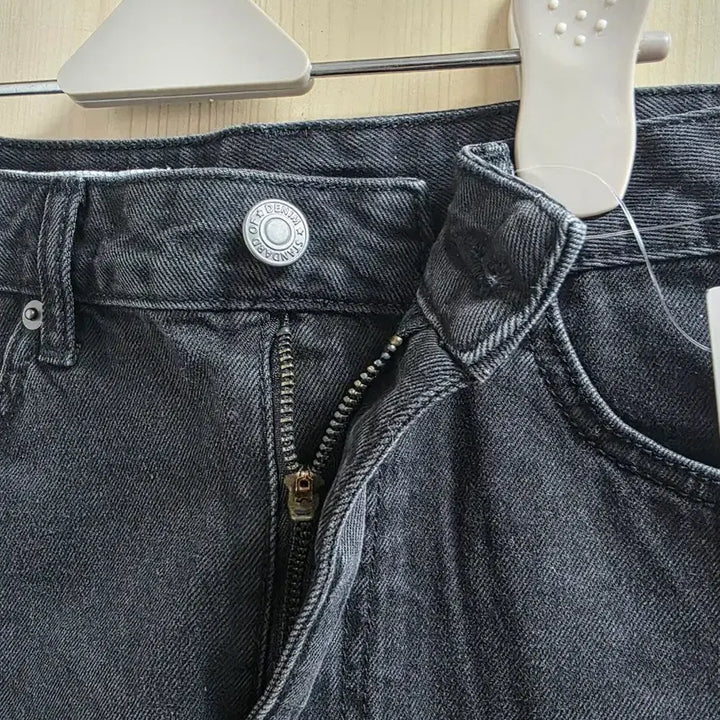 [BUNJANG] 8seconds Denim Mini Skirt / 에잇세컨즈 데님 미니스커트 (데님치마 흑청)