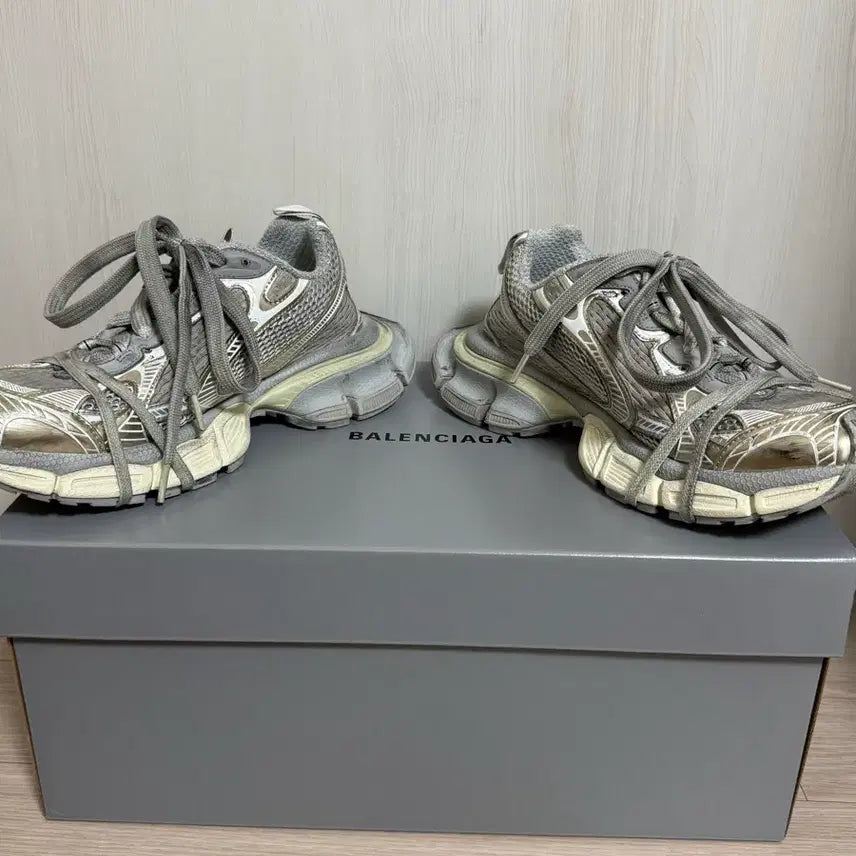 [BUNJANG] Balenciaga 3XL Eggshell / (40) 발렌시아가 3xl 에그쉘 극미중고 공홈판