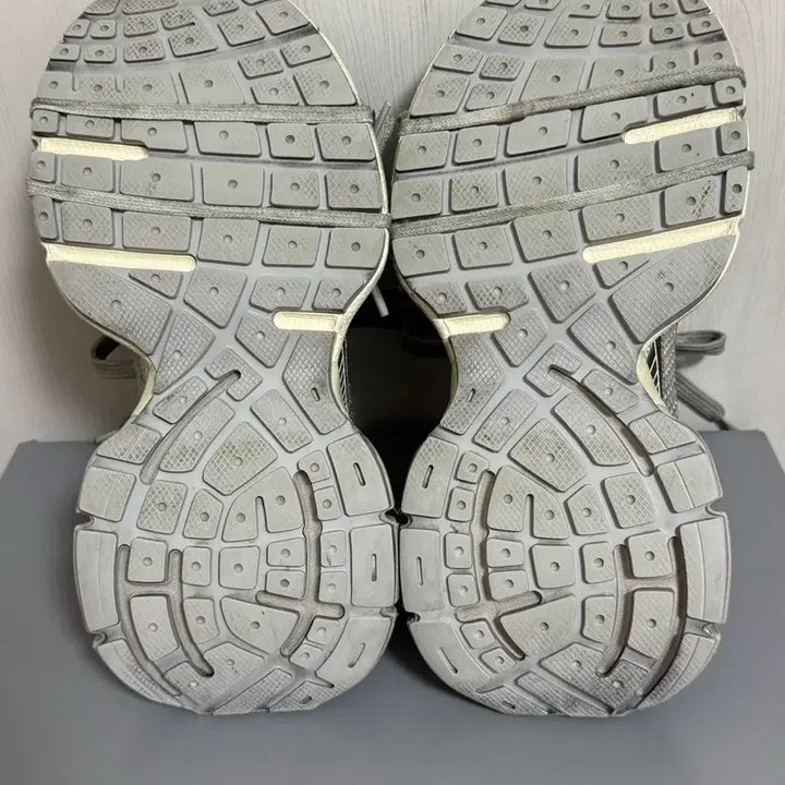 [BUNJANG] Balenciaga 3XL Eggshell / (40) 발렌시아가 3xl 에그쉘 극미중고 공홈판