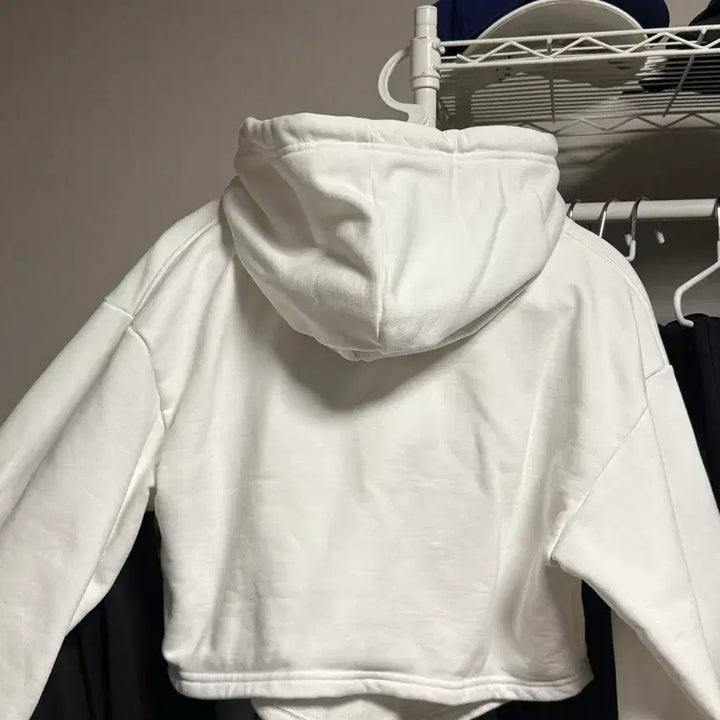 [BUNJANG] Rest&Recreation Cropped Hood White / 레스트앤레크레이션 크롭 후드 화이트