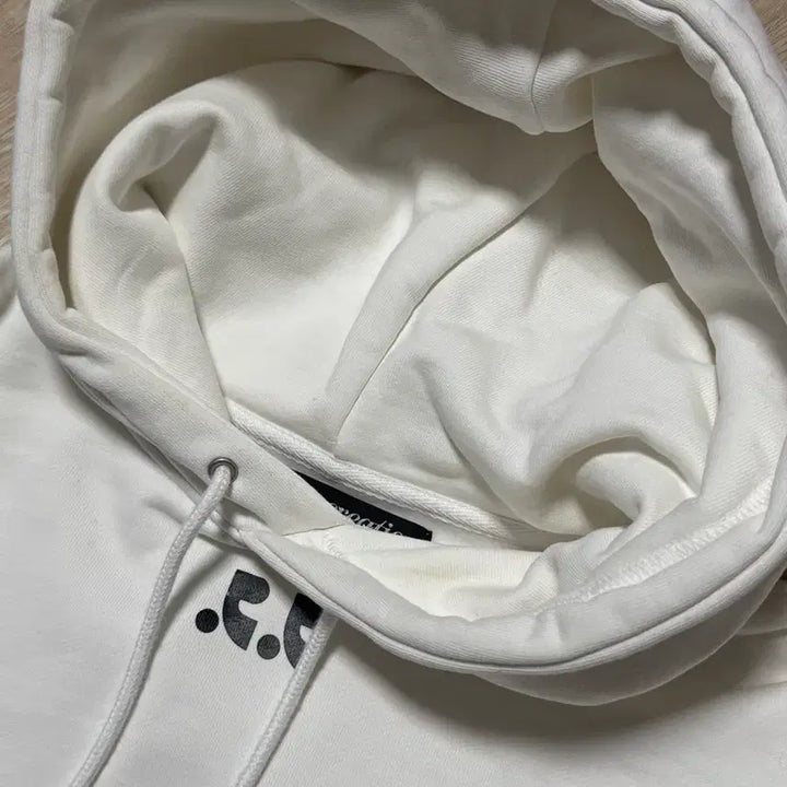 [BUNJANG] Rest&Recreation Cropped Hood White / 레스트앤레크레이션 크롭 후드 화이트