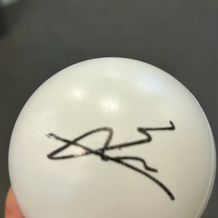 [BUNJANG] Kickflippin' Juwang Signed Ball / 킥플립 부산 팬콘 주왕 싸인볼 양도