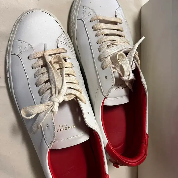 [BUNJANG] Givenchy White Sneakers Red Accent / 지방시 화이트 스니커즈 레드 포인트