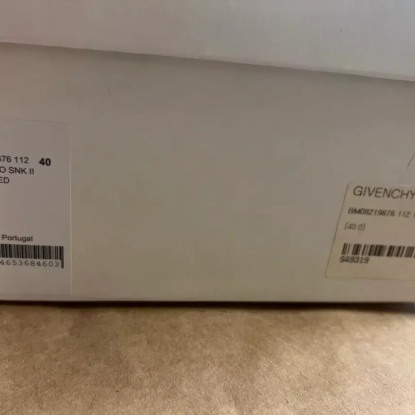 [BUNJANG] Givenchy White Sneakers Red Accent / 지방시 화이트 스니커즈 레드 포인트