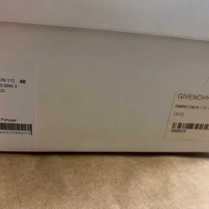 [BUNJANG] Givenchy White Sneakers Red Accent / 지방시 화이트 스니커즈 레드 포인트