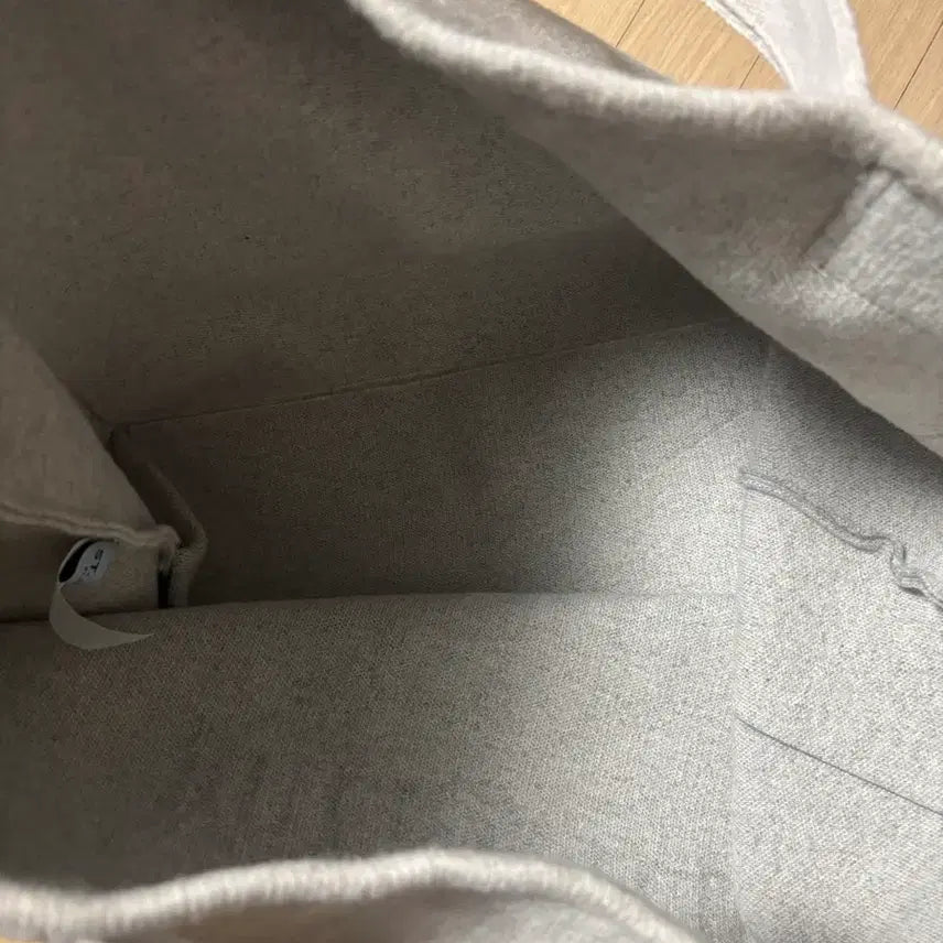 [BUNJANG] St. John Blue Label Knit Tote Bag / St.John 센존 블루라벨 니트 토트백