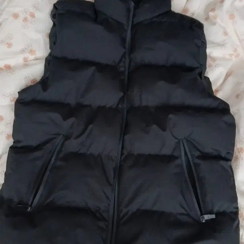 [BUNJANG] Black Padded Vest / 블랙 패딩 조끼