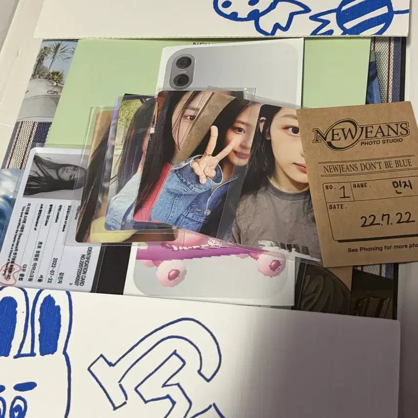 [SOLD OUT] 뉴진스 민지 블루북 앨범 포카