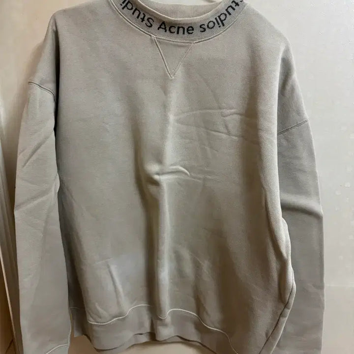 [BUNJANG] Acne Studios Neck Logo Sweatshirt Beige S / 아크네 스튜디오 넥로고 맨투맨