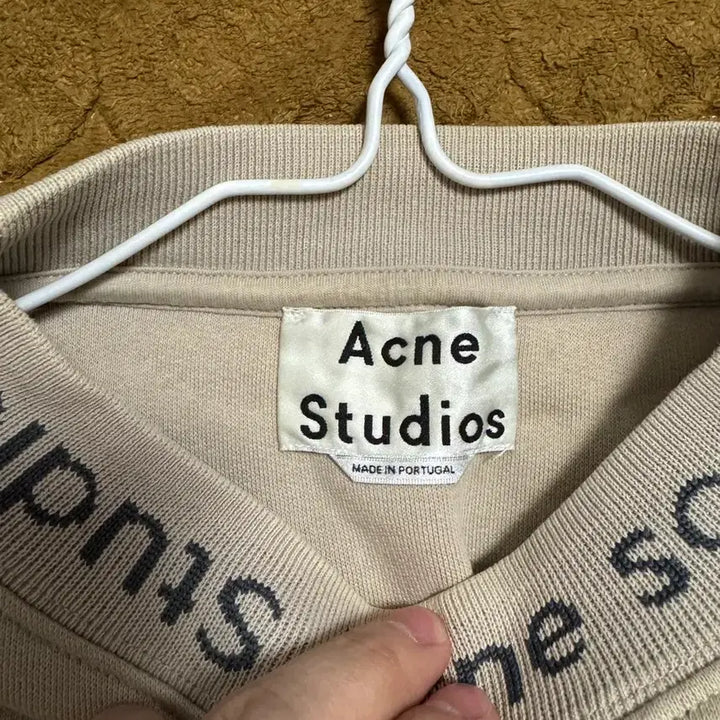 [BUNJANG] Acne Studios Neck Logo Sweatshirt Beige S / 아크네 스튜디오 넥로고 맨투맨