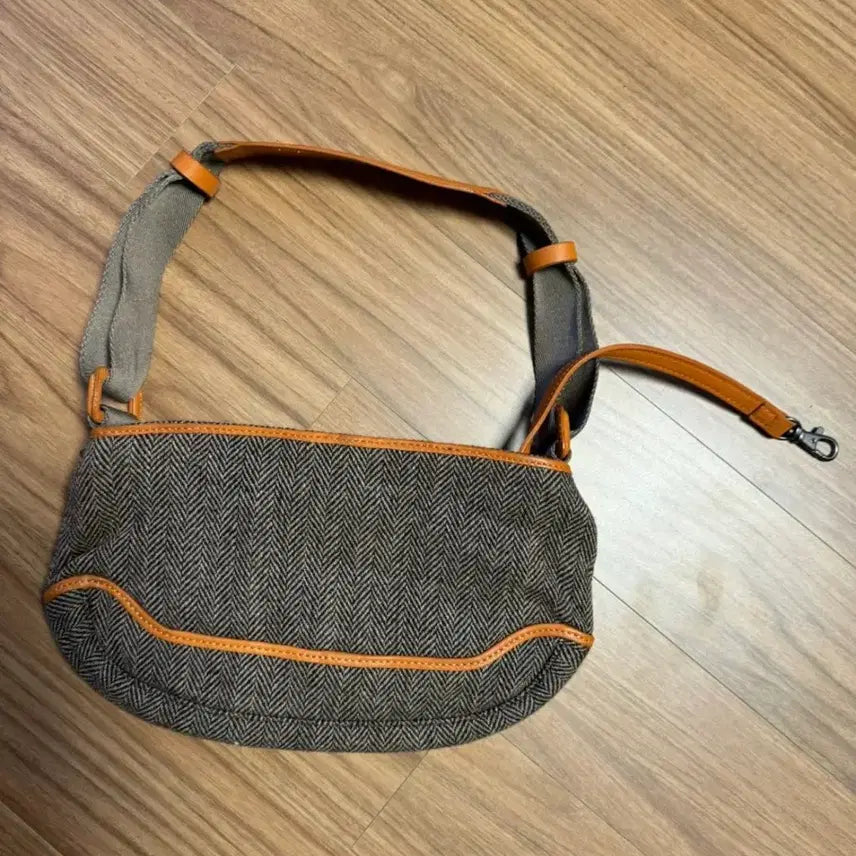 [BUNJANG] Lacoste Tweed Herringbone Shoulder Bag / 라코스테 울 트위드 가방해링번 숄더백