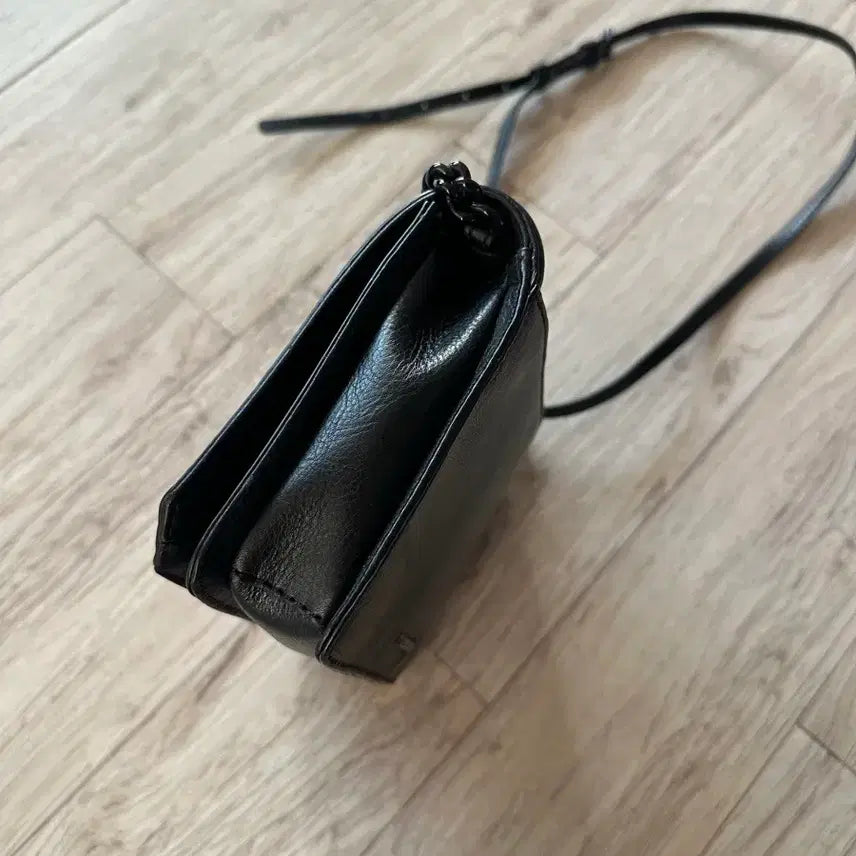 [BUNJANG] Rebecca Minkoff Leather Chain Crossbody Bag / 레베카밍코프 가죽 체인 크로스백