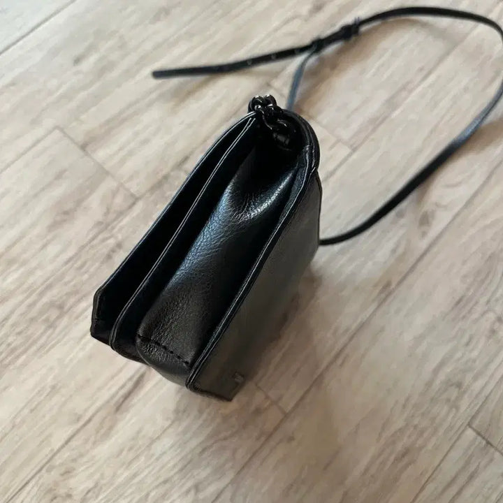 [BUNJANG] Rebecca Minkoff Leather Chain Crossbody Bag / 레베카밍코프 가죽 체인 크로스백