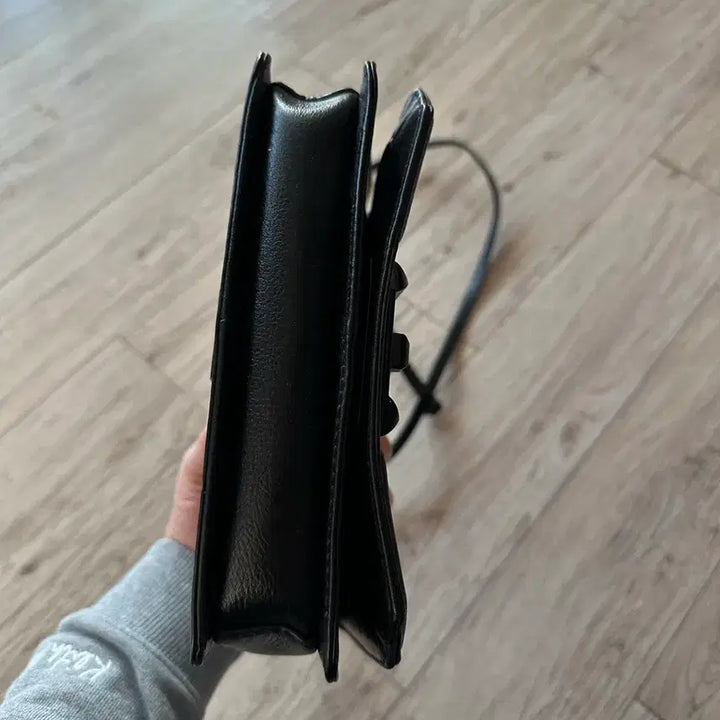 [BUNJANG] Rebecca Minkoff Leather Chain Crossbody Bag / 레베카밍코프 가죽 체인 크로스백